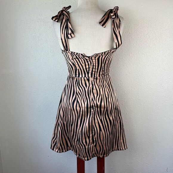 Lioness Midi Skirt Size S EUC - Picture 4 of 5